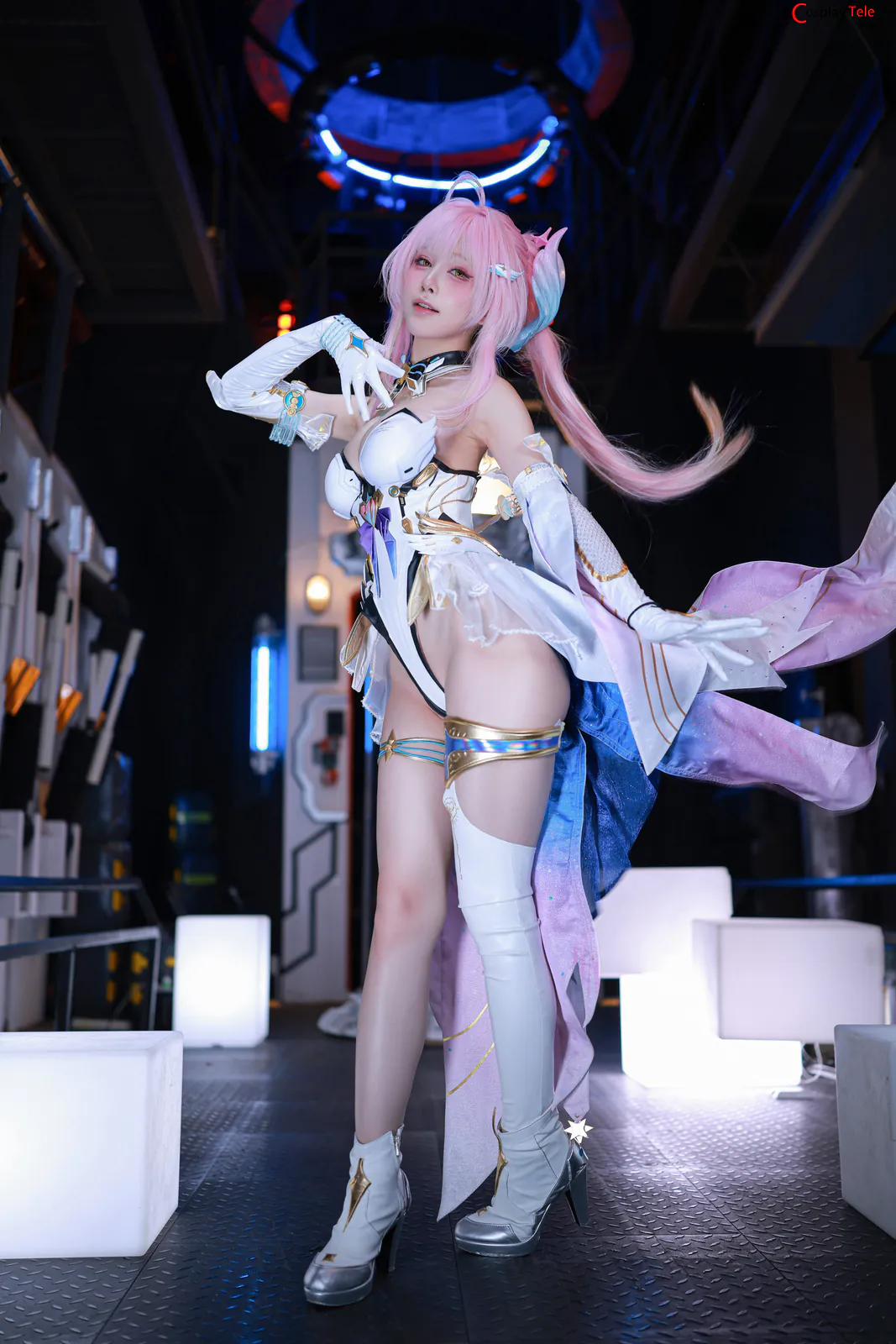 水淼Aqua Cosplay Aemeath – Wuthering Waves “61 Photos” OneShot trang 1
