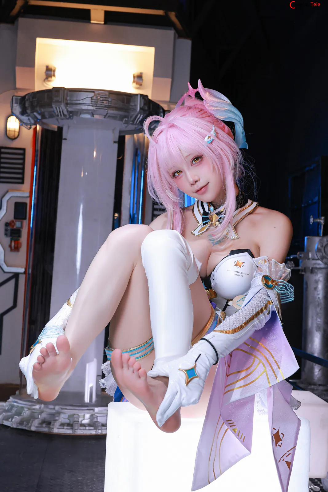 水淼Aqua Cosplay Aemeath – Wuthering Waves “61 Photos” OneShot trang 16