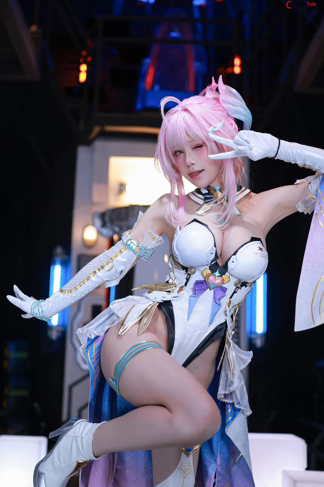 水淼Aqua Cosplay Aemeath – Wuthering Waves “61 Photos” OneShot trang 4