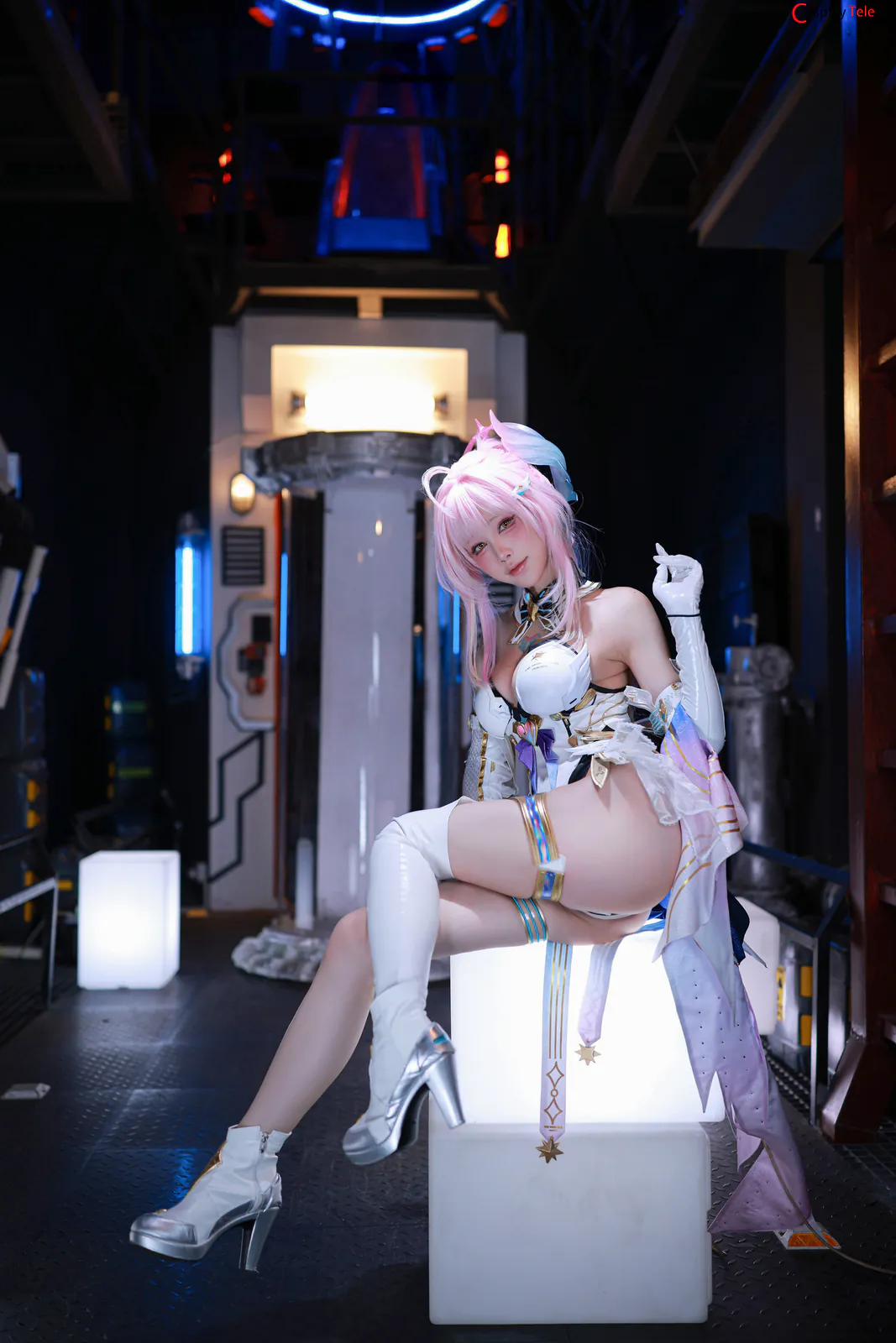 水淼Aqua Cosplay Aemeath – Wuthering Waves “61 Photos” OneShot trang 9