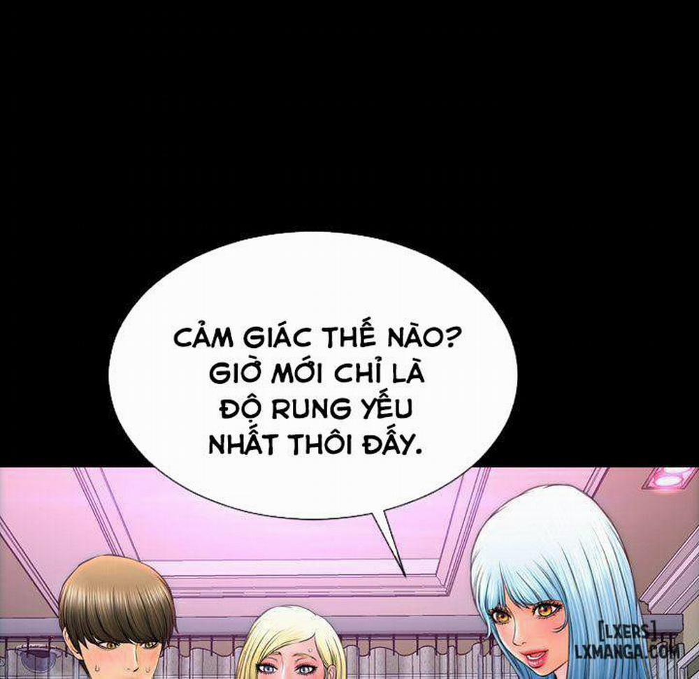 Cửa Hàng Đồ Chơi Người Lớn 65 trang 76