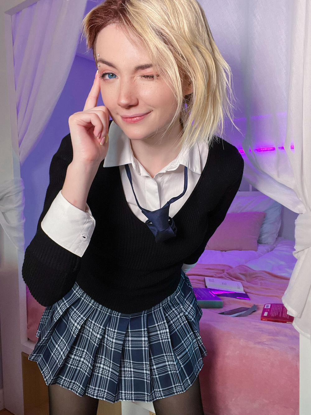 Hình Cosplay 651 0 Carry Key trang 5